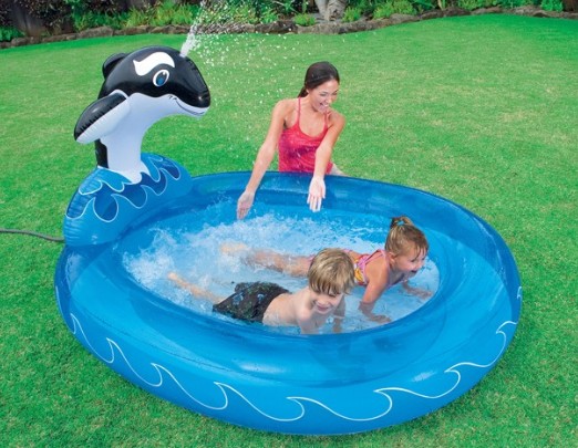 Spray 'n Splash Whale Pool